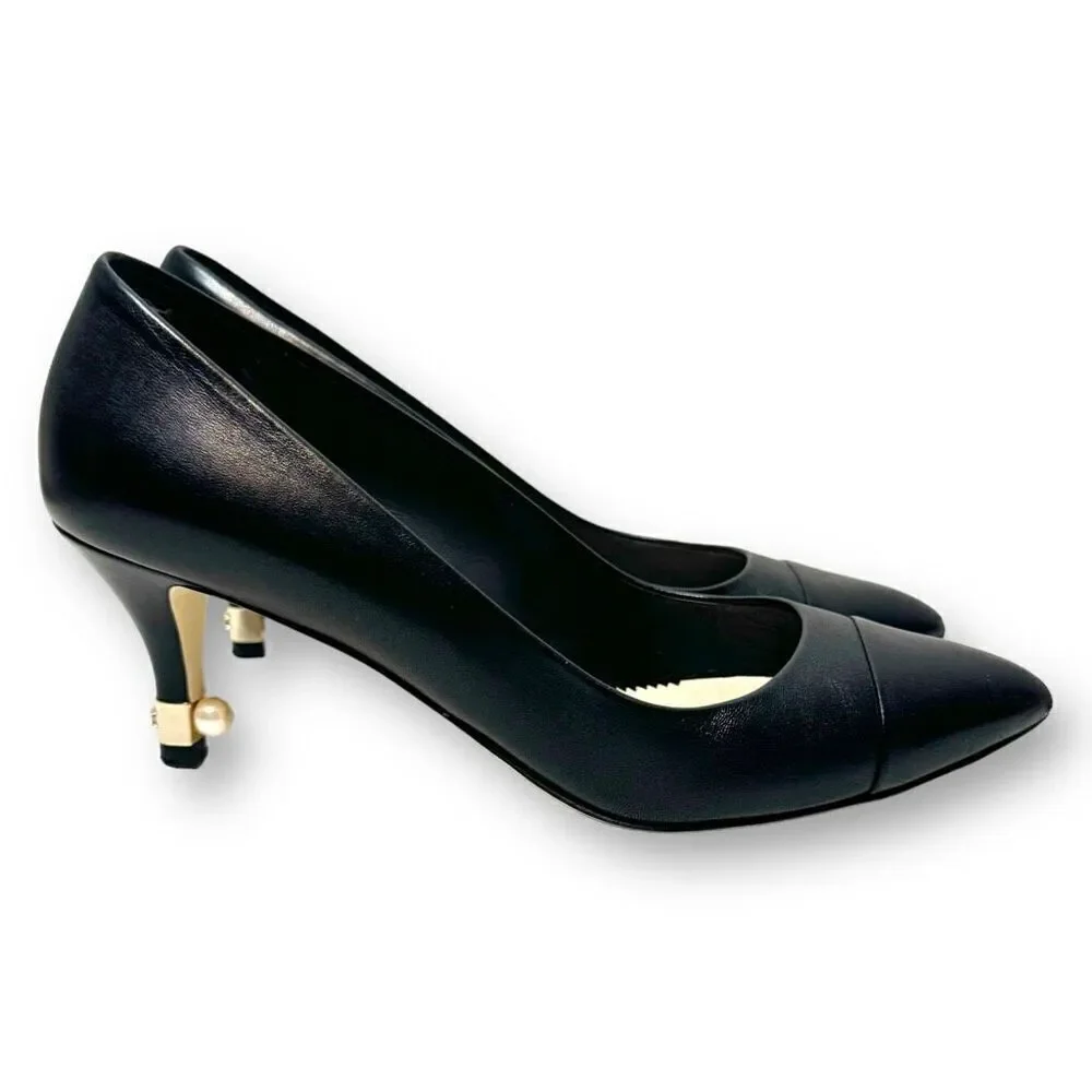 Chanel Black Matte Leather CC Gold Logo and Pearl Embellished Heel Pumps Size 37